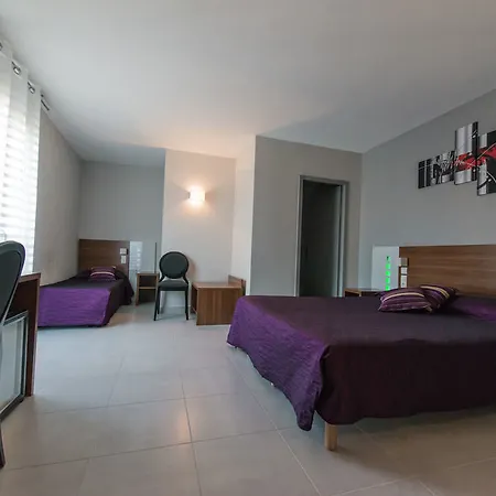 Hotel Holidays & Work 3*