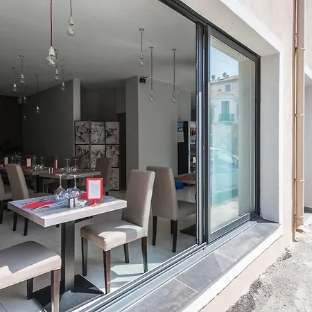 Holidays & Work Hotel 3*