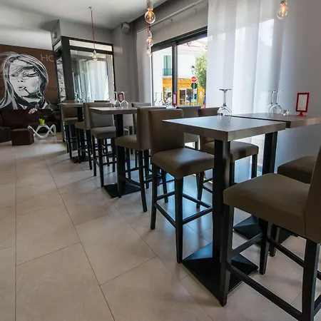 Hotel Holidays & Work Sanary-sur-Mer
